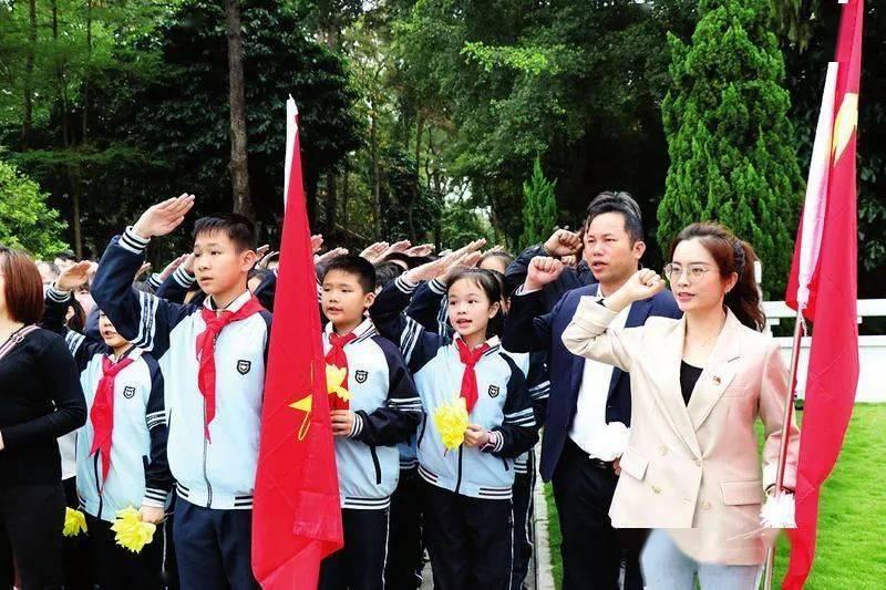 结对共建办实事 安装路灯暖民心
